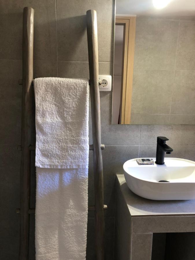 Solo Traveler Leilighet Ermoúpoli Eksteriør bilde